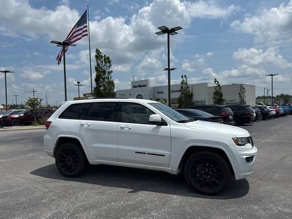 JEEP GRAND CHEROKEE 2018 1C4RJFAG4JC303012 image